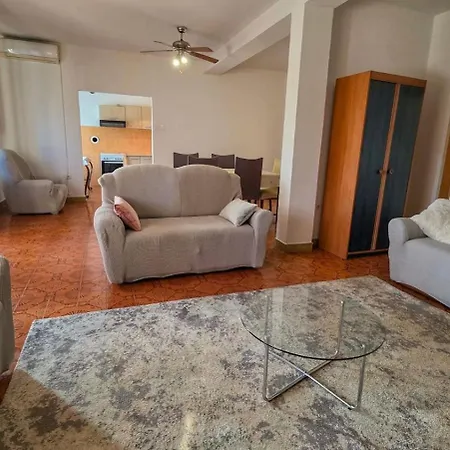 Holiday home Holliday House Lidia *